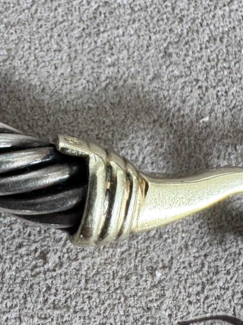 ✨ David Yurman Buckle Bracelet – Sterling Silver & 14K Gold ✨ - Picture 3 of 8